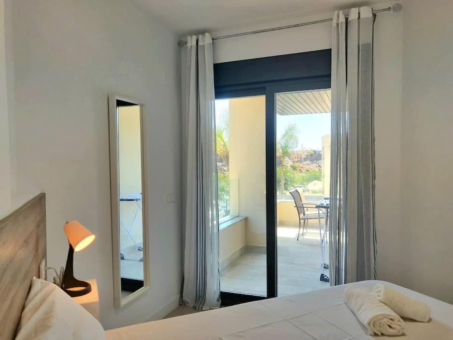 Apartment 1º Linea De Playa Con Piscina Panoramica & Parking Malaga